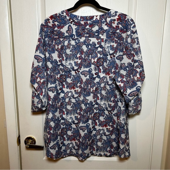 Women’s Charters Club Plus Size 2X Floral Blouse Blue/white Business Button Up - Picture 6 of 8